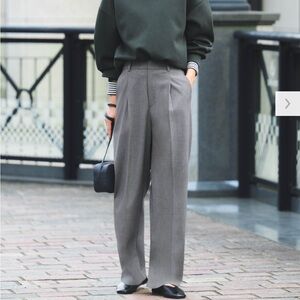 Uniqlo Women’s Pleated Wide Pant - Grey